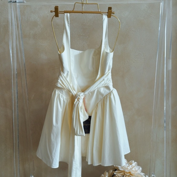 Elegant House of CB florianne backless bow dress small nwt - Picture 2 of 2